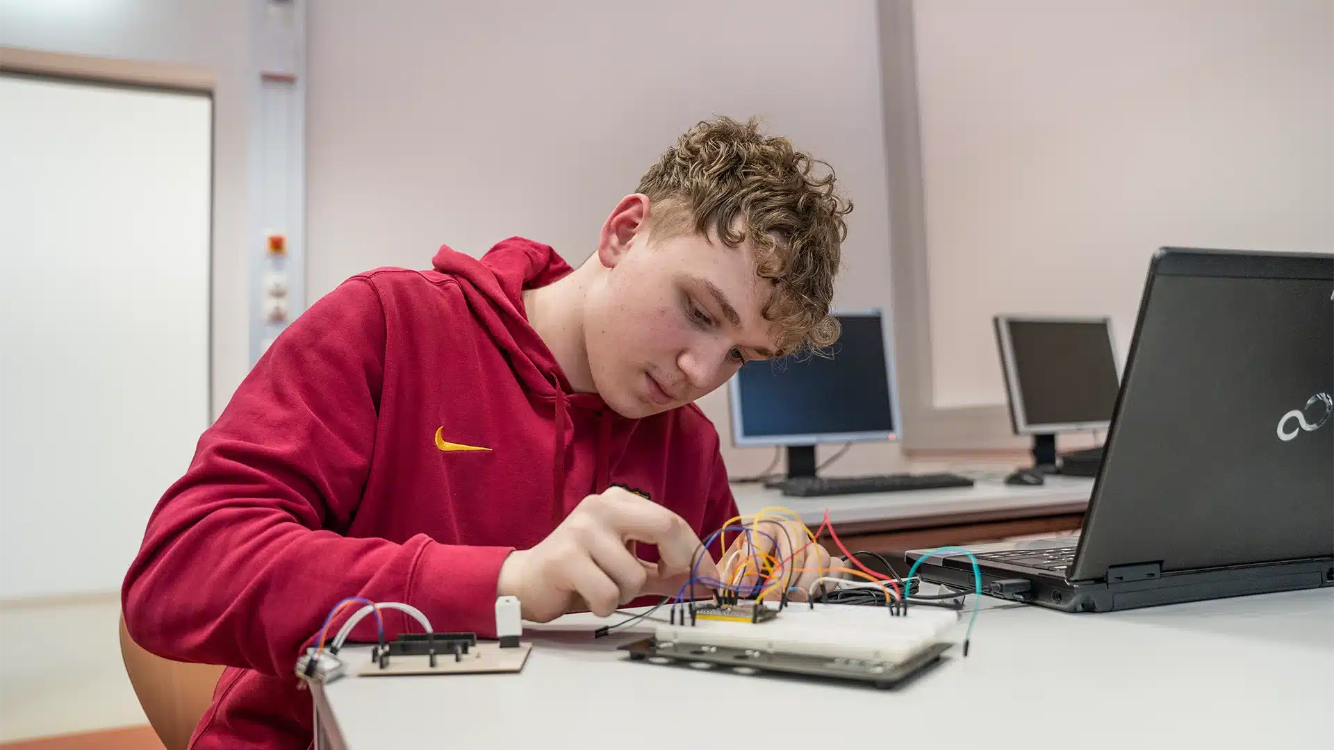 HTBLA BULME GRAZ GÖSTING – ELEKTRONIK UND TECHNISCHE INFORMATIK